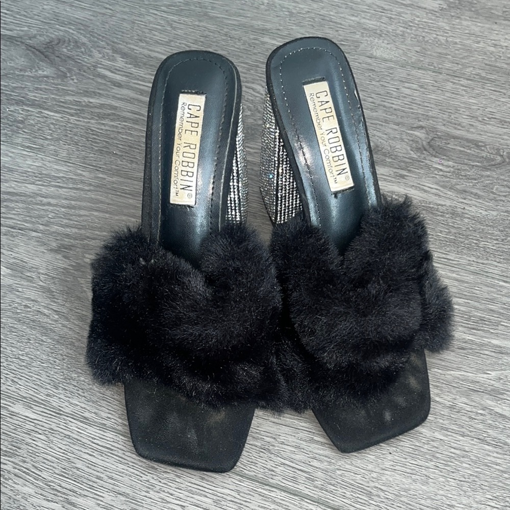 Cape Robbin Women's Black Fur Slide Sandals